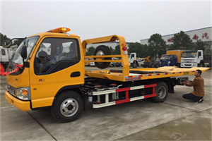 易县哪里有拖车服务